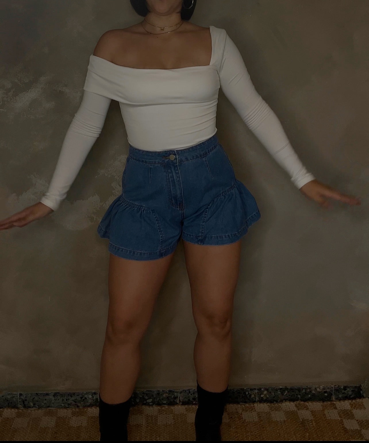 Ruffle denim short