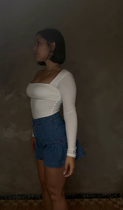 Ruffle denim short